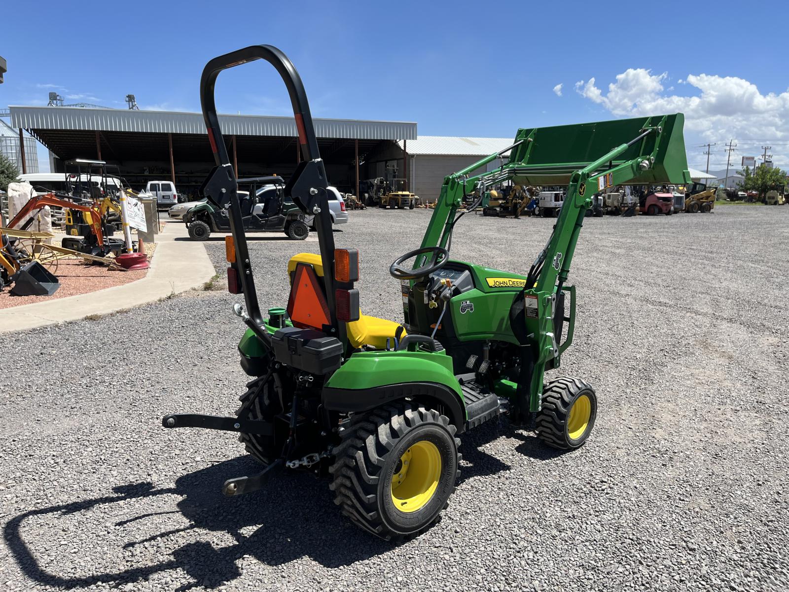 ./imagenes/INVOICE/2019/16954/TRACTOR JOHN DEERE 1023E (24).JPG